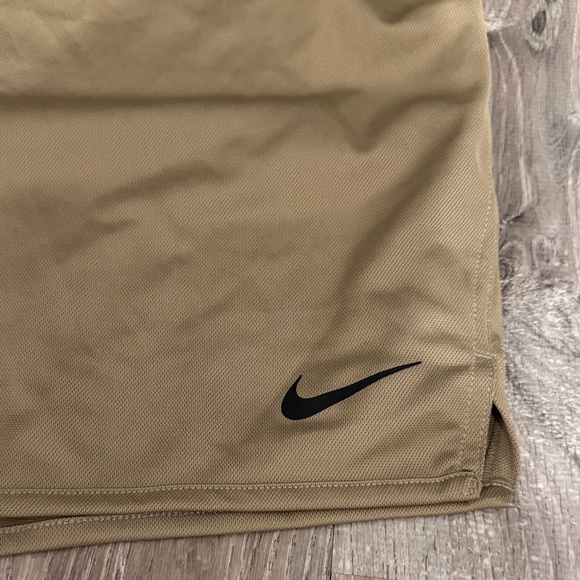 Nike Men's Beige Athletic Shorts XXL NWT - Picture 6 of 9